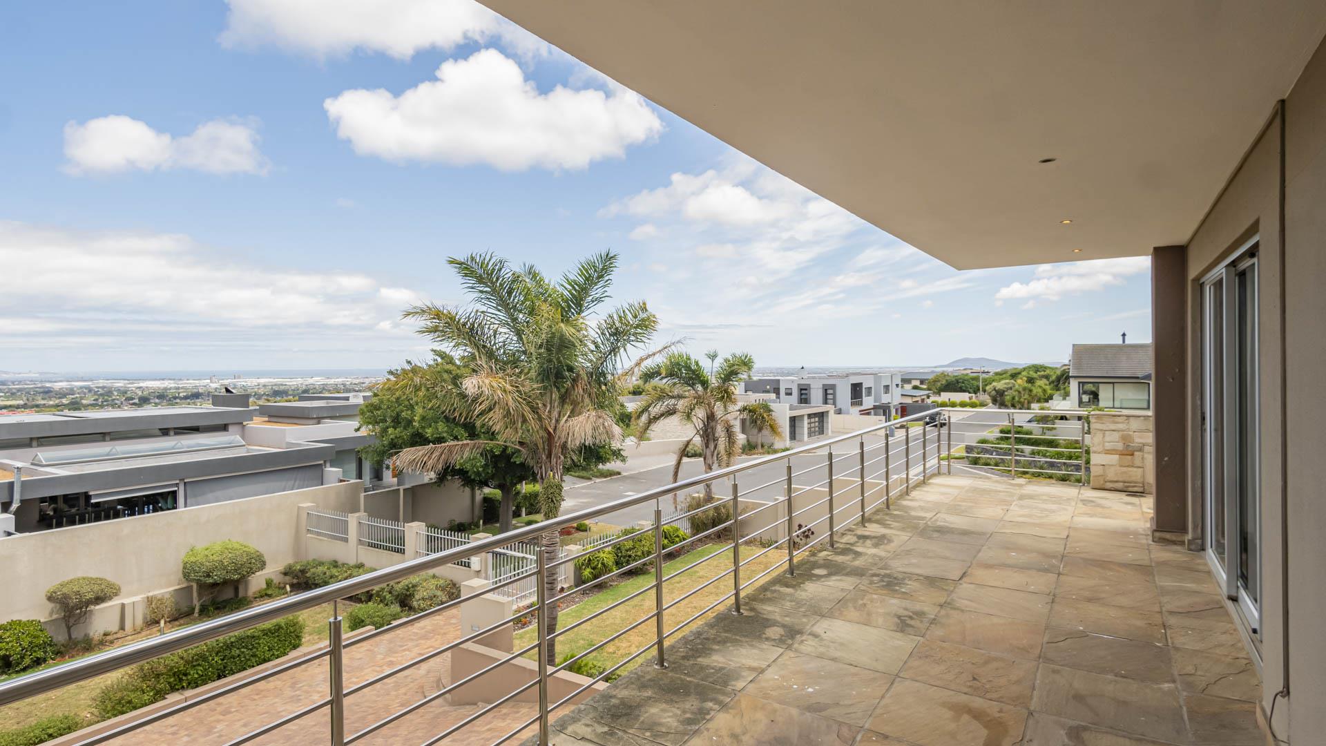 4 Bedroom Property for Sale in Baronetcy Estate Western Cape